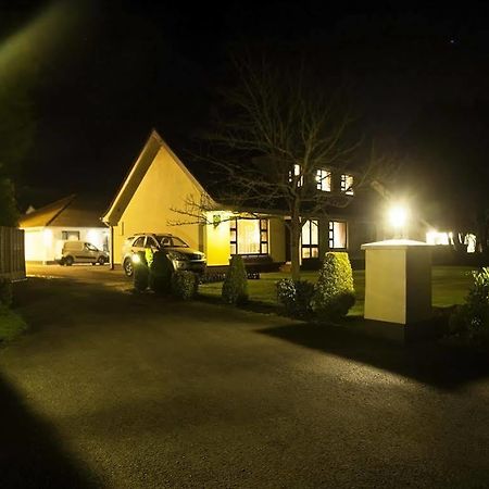 Hillview House Hotel Lusk Exterior photo